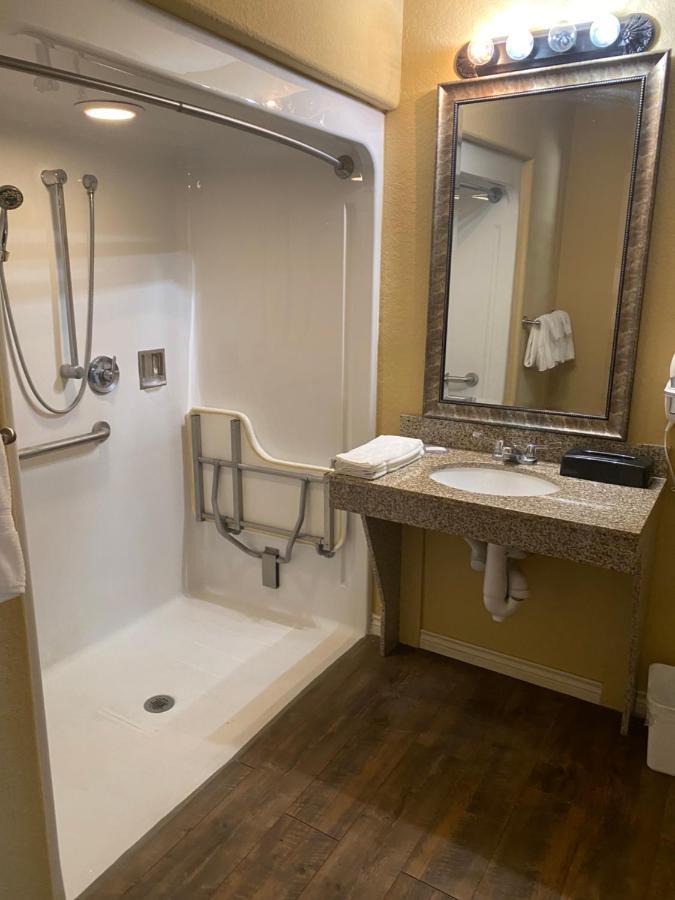 Southern Inns And Suites Now Offering Rv Spaces For Rent Yorktown Zewnętrze zdjęcie