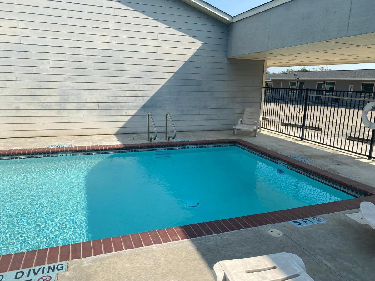 Southern Inns And Suites Now Offering Rv Spaces For Rent Yorktown Zewnętrze zdjęcie