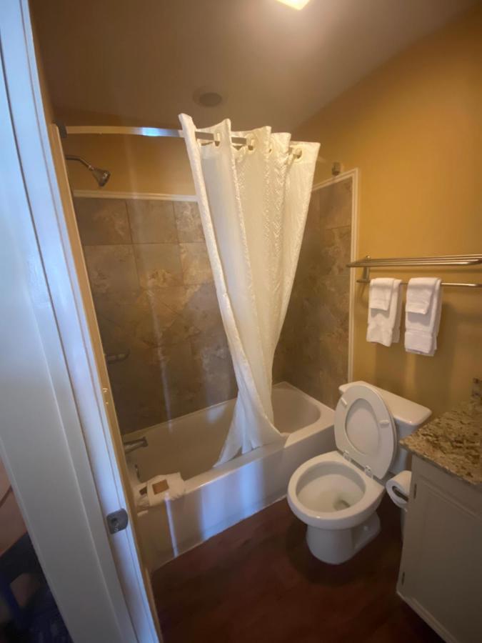 Southern Inns And Suites Now Offering Rv Spaces For Rent Yorktown Zewnętrze zdjęcie